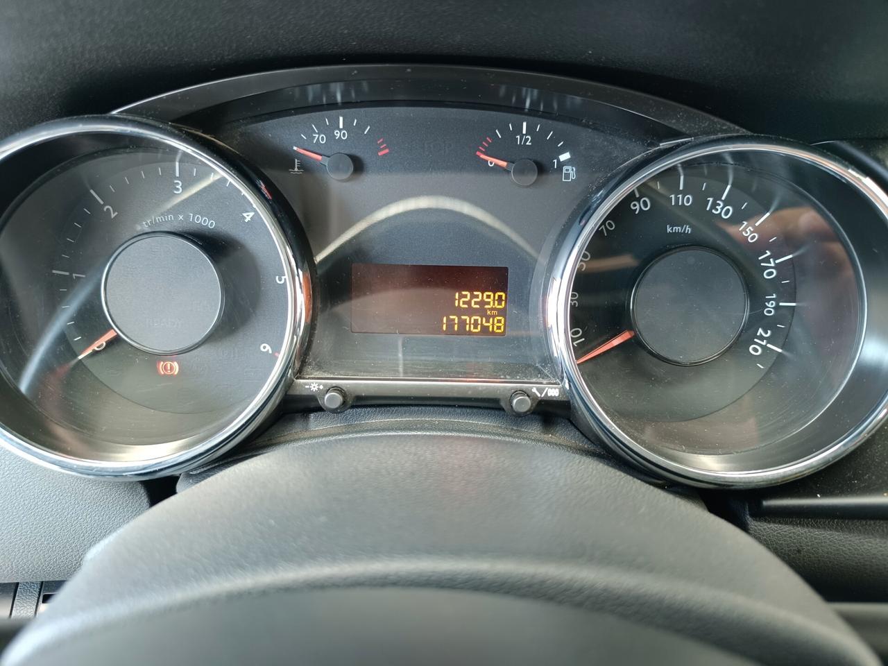 Peugeot 3008 1.6 HDi 115CV Business