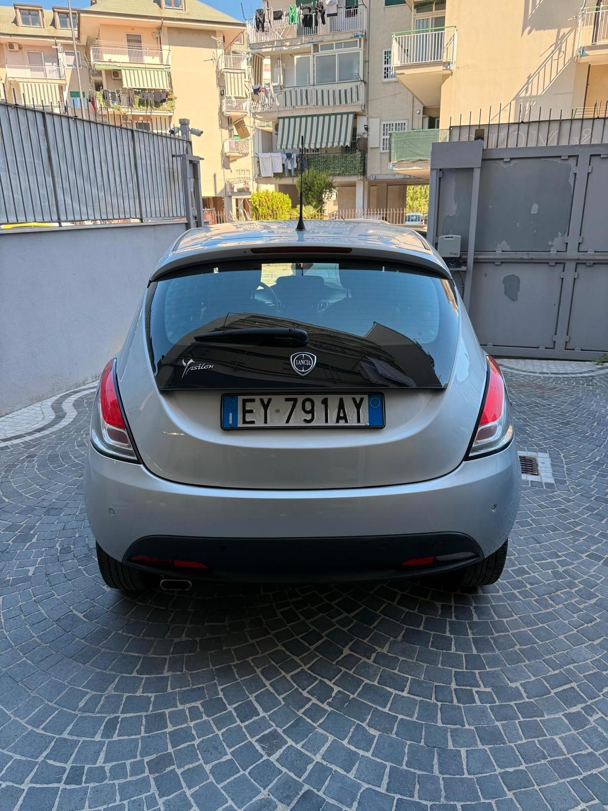 Lancia Ypsilon 1.2 69 CV 5 porte Gold