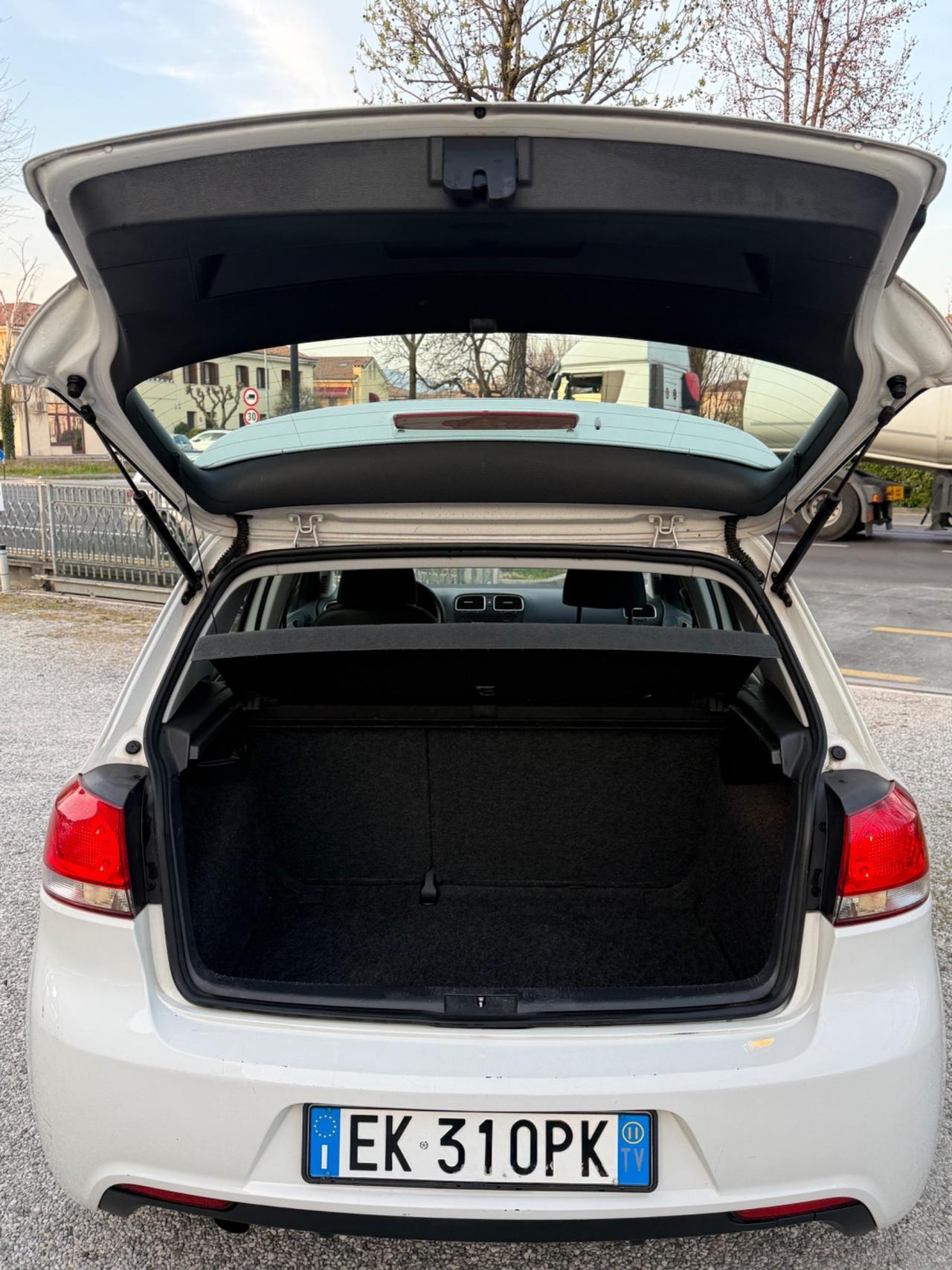 Volkswagen Golf 1.6 TDI DPF 5p. Highline