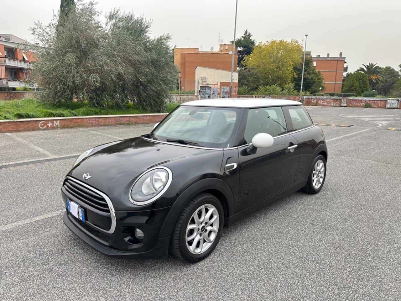 Mini Cooper D 1.5 Hype 3p E6 *Navi