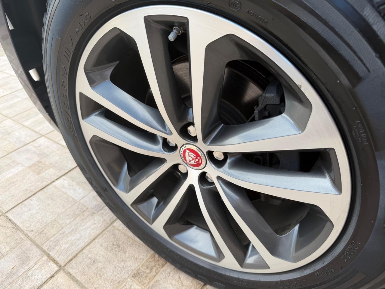 Jaguar F-Pace 2.0 D 180 CV AWD aut. Portfolio