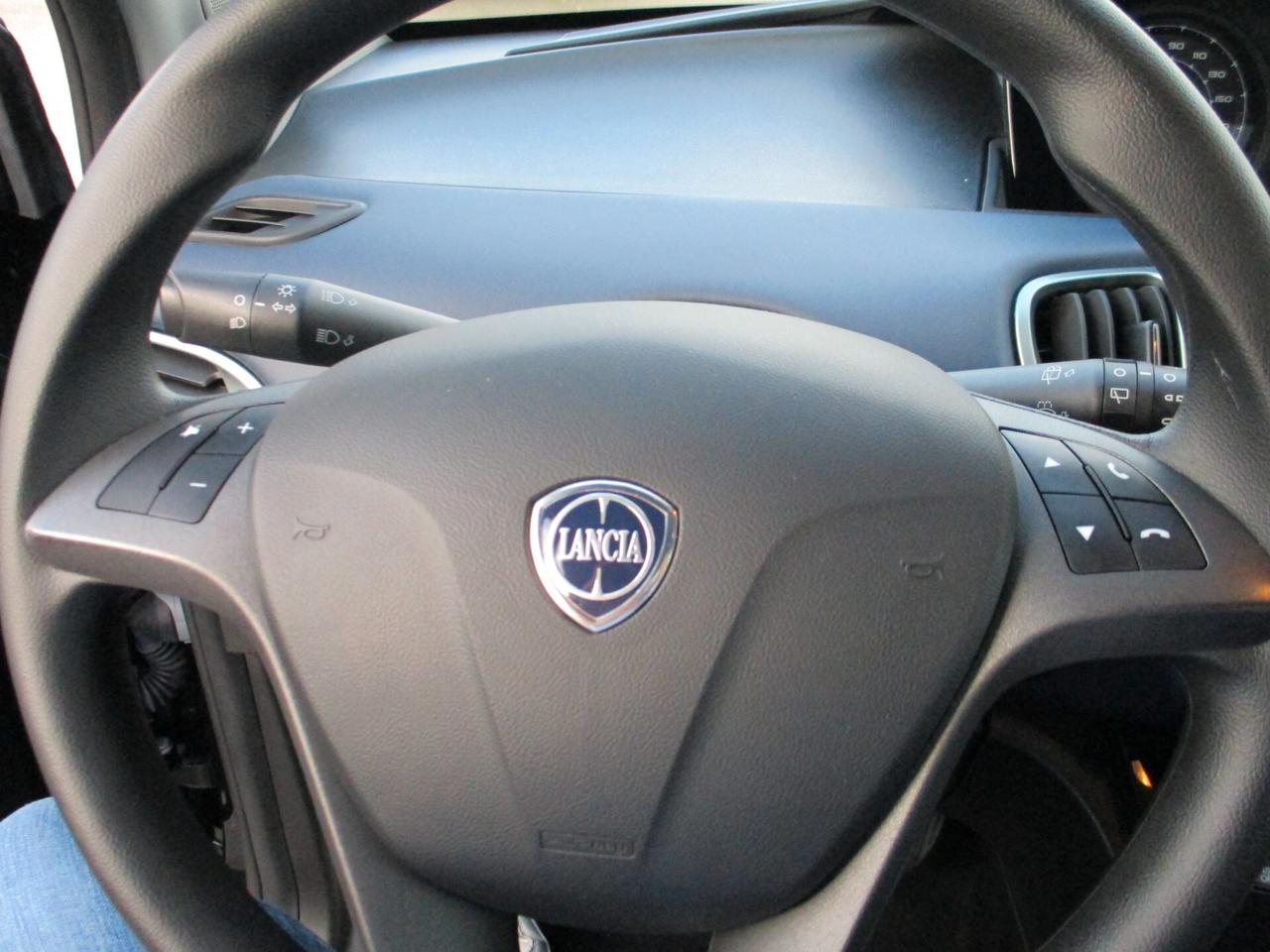 Lancia Ypsilon 1.0 FireFly 5 porte S&S Hybrid Oro
