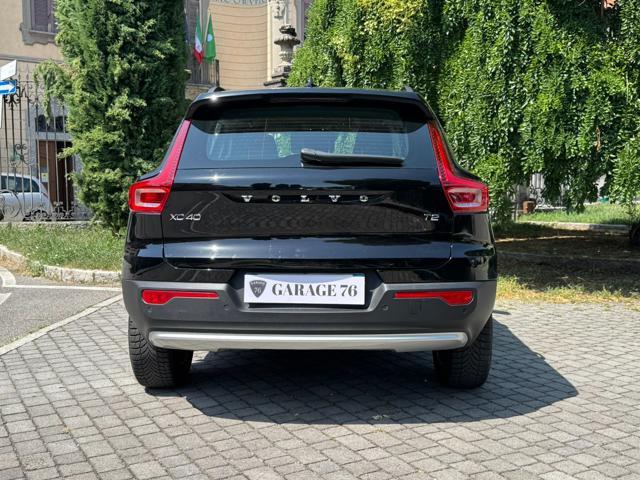 VOLVO XC40 T2 automatico Mod 2023 Car Play