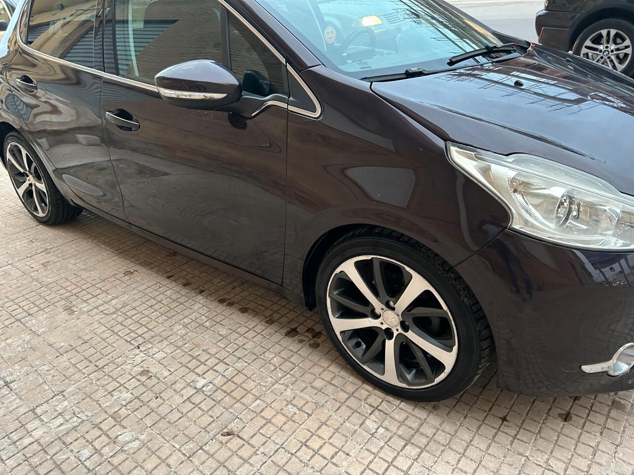 Peugeot 208 1.6 VTi 120 CV 5 porte Allure