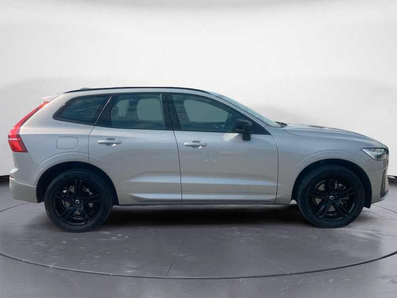 VOLVO XC60 2.0 b4 R-design AwD AuTo