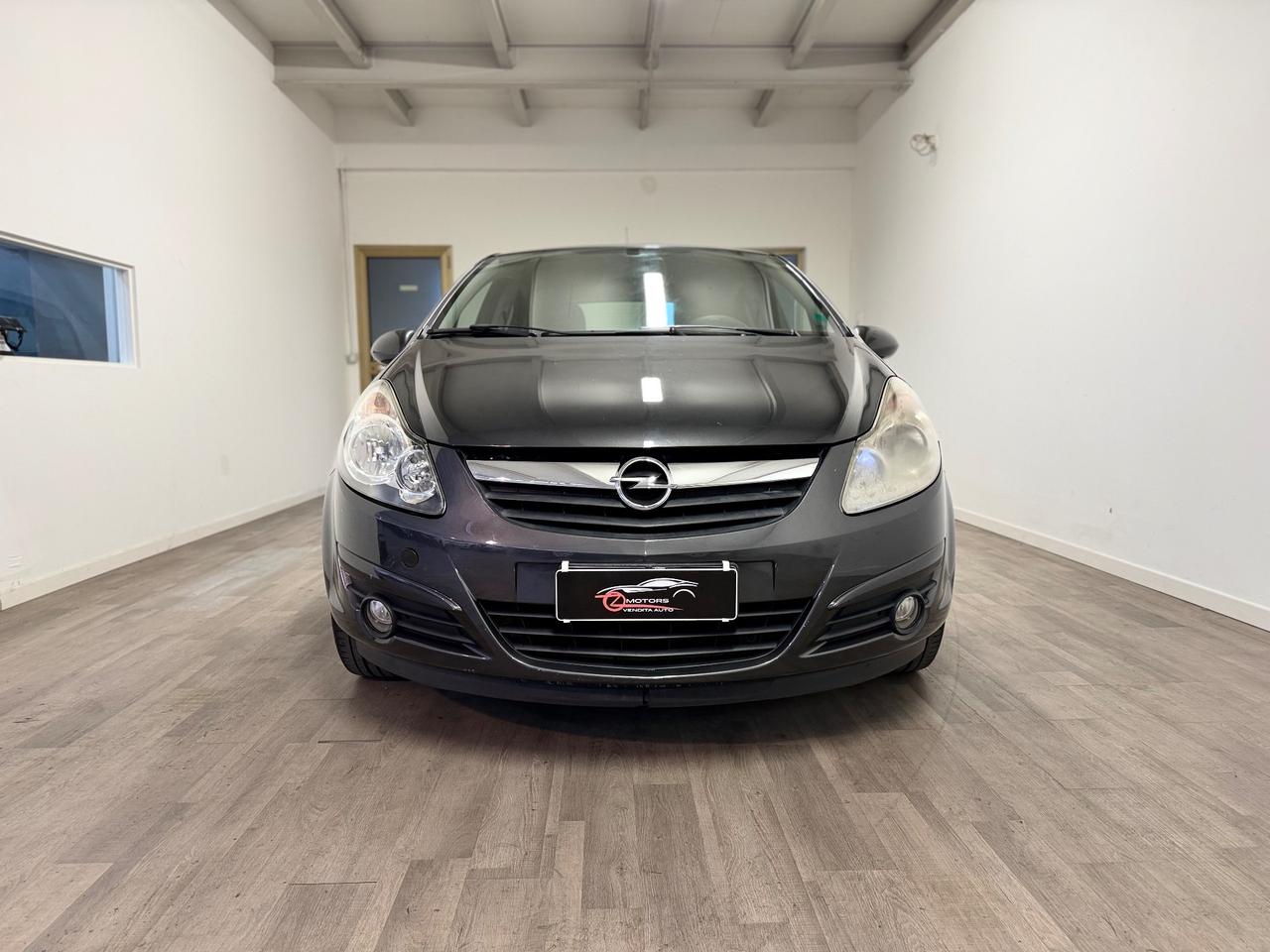 Opel Corsa 1.2 5 porte Cosmo NEOPATENTATI