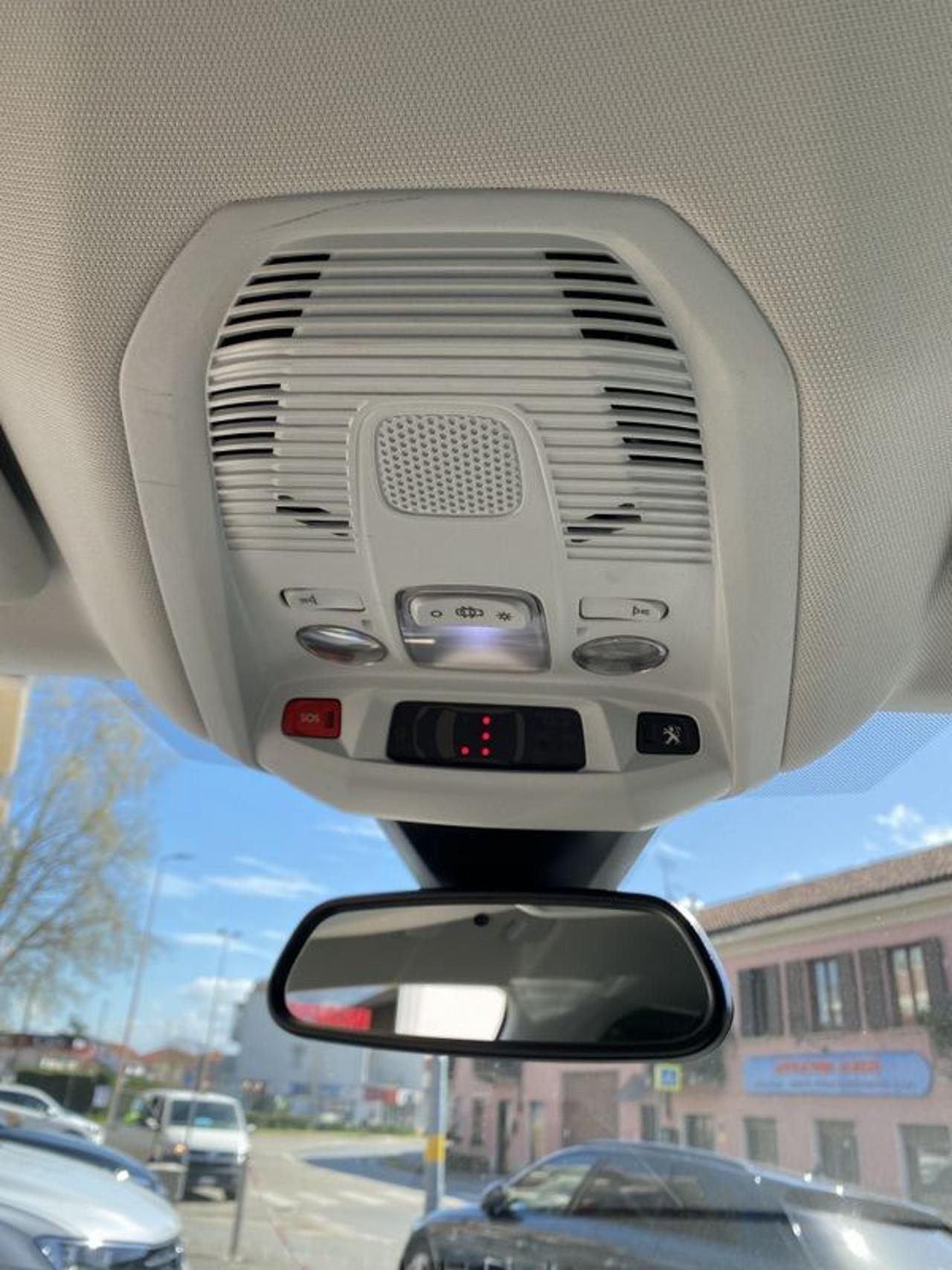 Peugeot 3008 BlueHDi 130 S&S NAVI-APP-RETROCAMERA