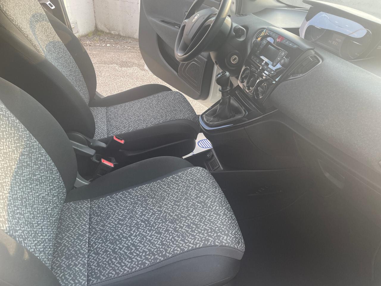 Lancia Ypsilon 1.2 69 CV 5 P. Elefantino X NEOPATENTATI