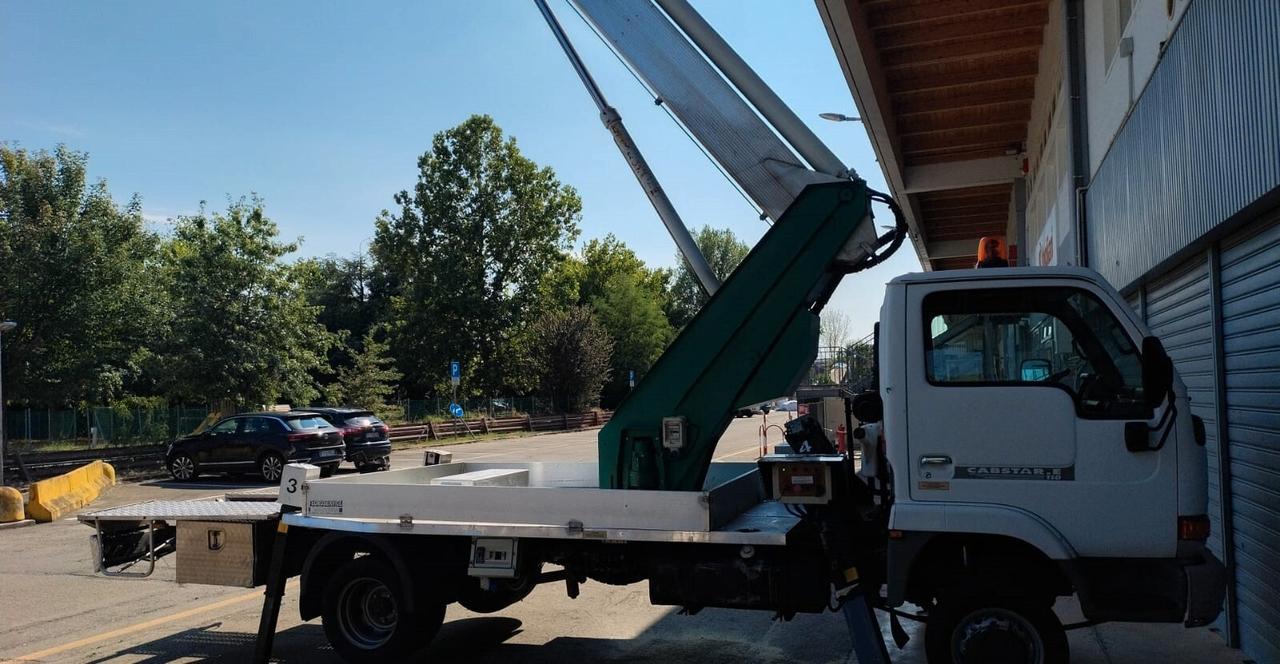 Nissan Cabstar 110 cv piattaforma aerea