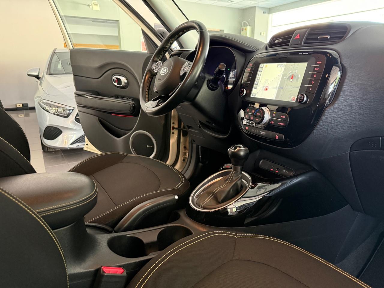 Kia Soul 1.6 crdi 16v Your 128cv AUTO ! NEOPATENTATI !!