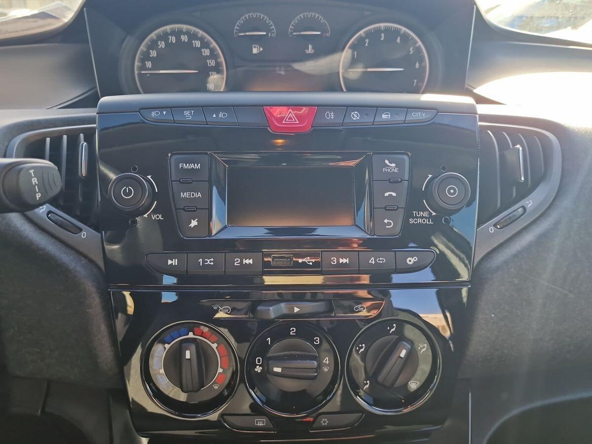 LANCIA YPSILON 1.2 69CV ELEFANTINO