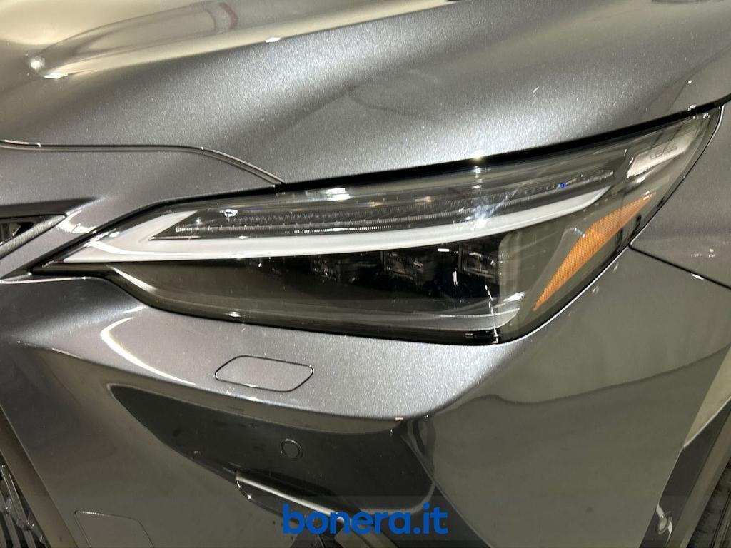 Lexus NX 2.5 Hybrid Luxury 4WD e-CVT