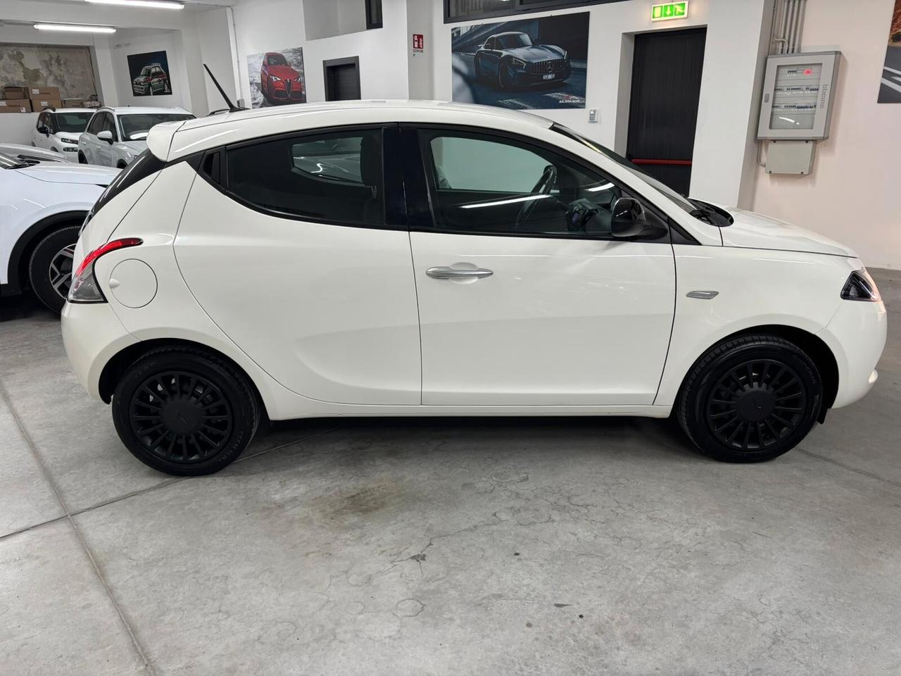 Lancia Ypsilon 1.0 FireFly 5 porte S&S Hybrid Silver Plus