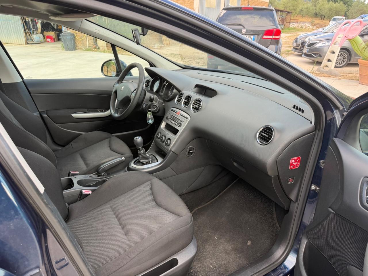 Peugeot 308 1.6 8V HDi 93CV FAMILIARE