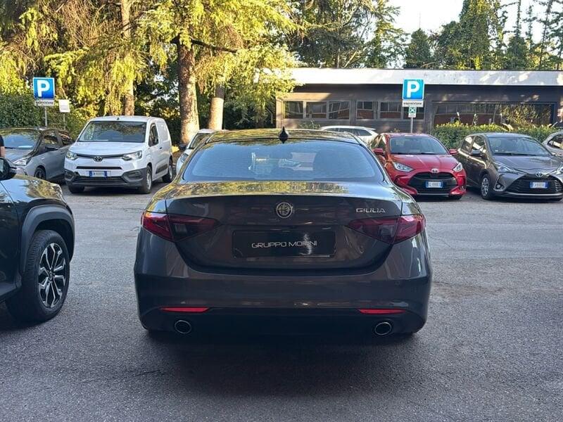Alfa Romeo Giulia 2.2 Turbo AT8 180CV Super