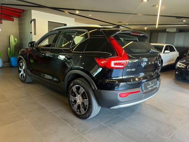 VOLVO XC40 B4 AWD Geartronic Momentum