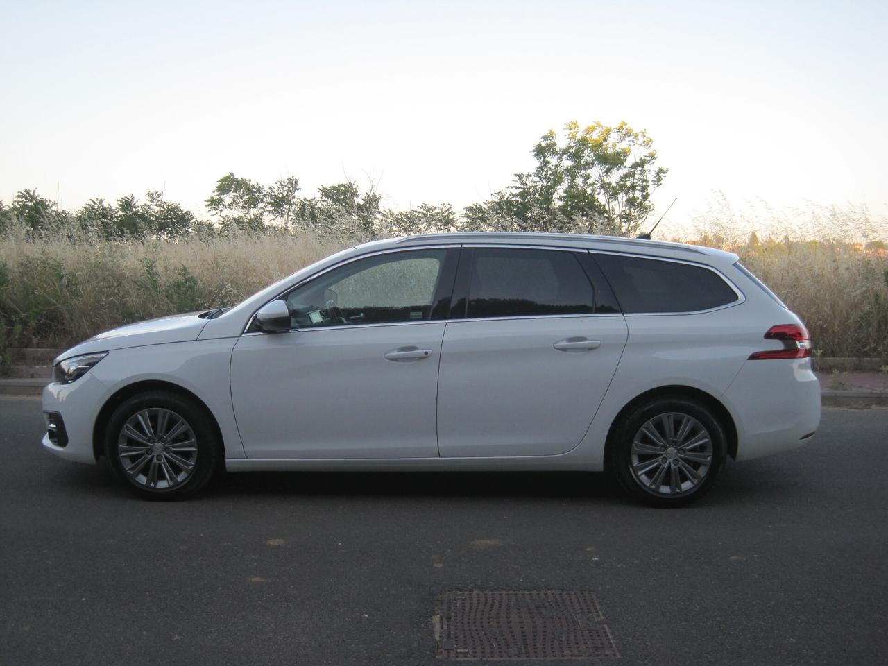 Peugeot 308 BlueHDi 130 S&S EAT8 Allure