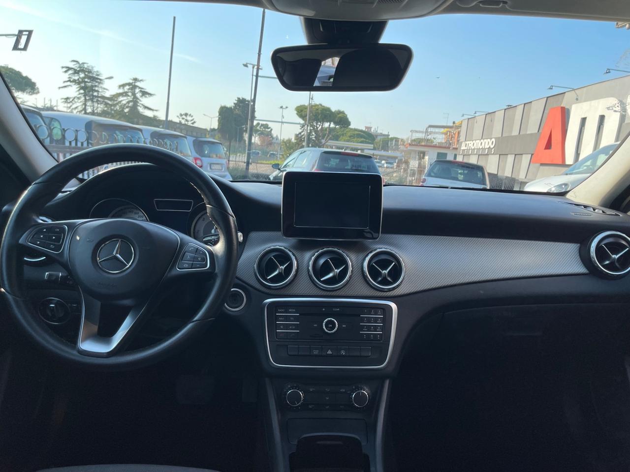 Mercedes-benz GLA 180 d Automatic Premium