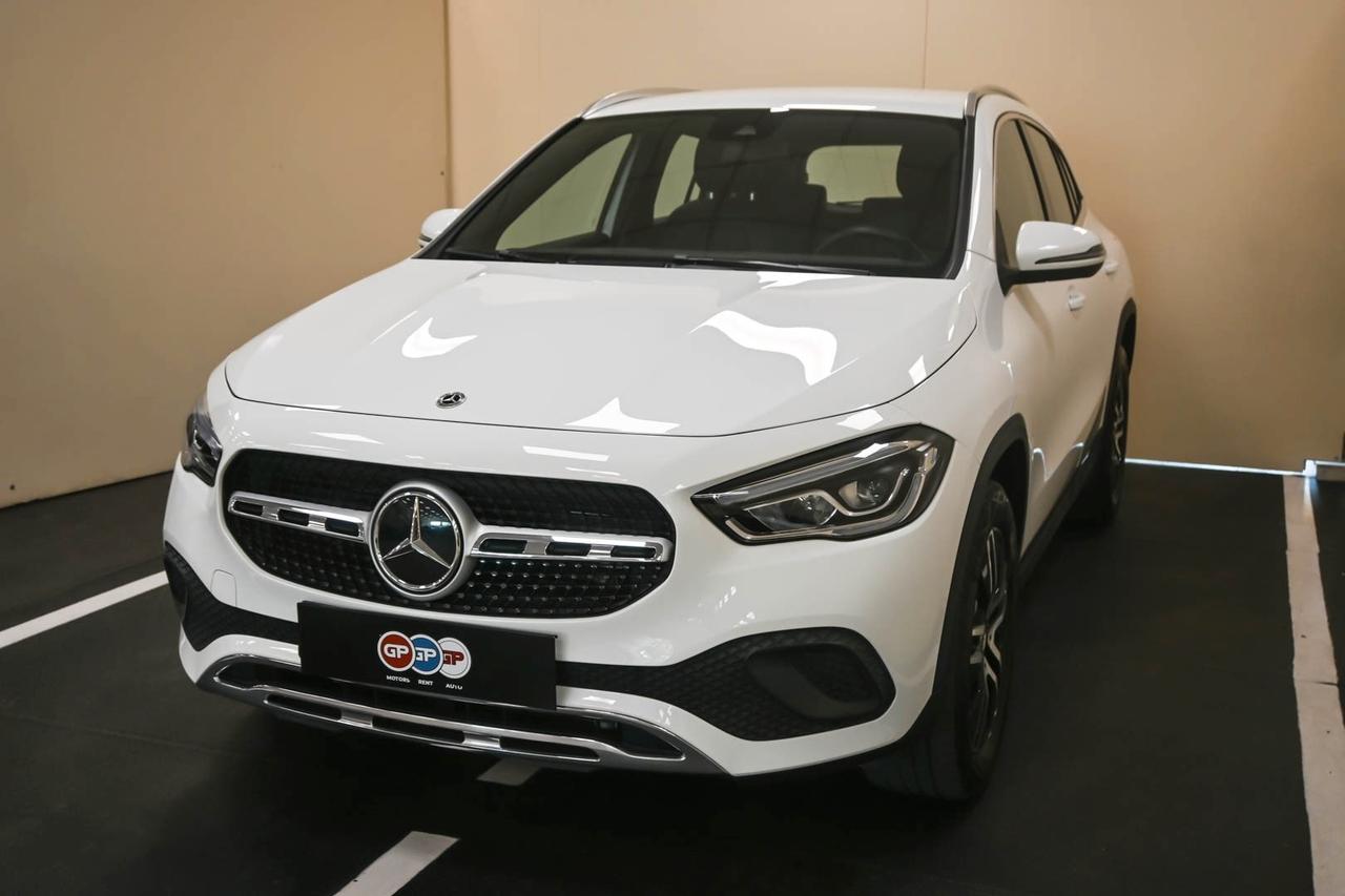 MERCEDES GLA (H247) GLA 200 d Automati...