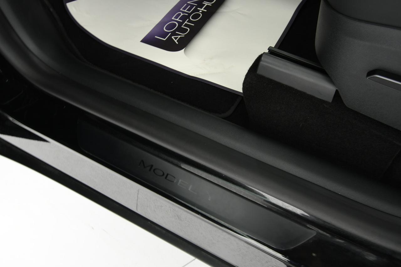 TESLA Model Y Long Range Dual Motor awd + AUTOPYLOT MAX