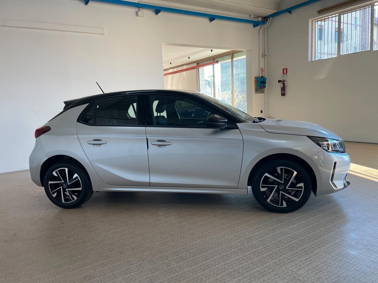Opel Corsa 1.2 100 CV GS 2025 Bicolor Neopatentati