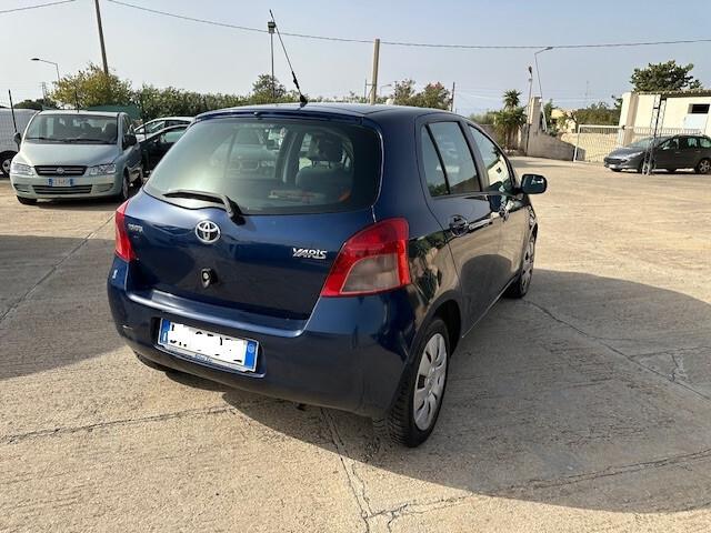 Toyota Yaris 1.0 5 porte Sol