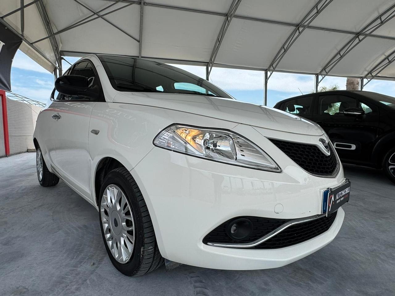 Lancia Ypsilon 1.2 69 CV 5 porte Gold
