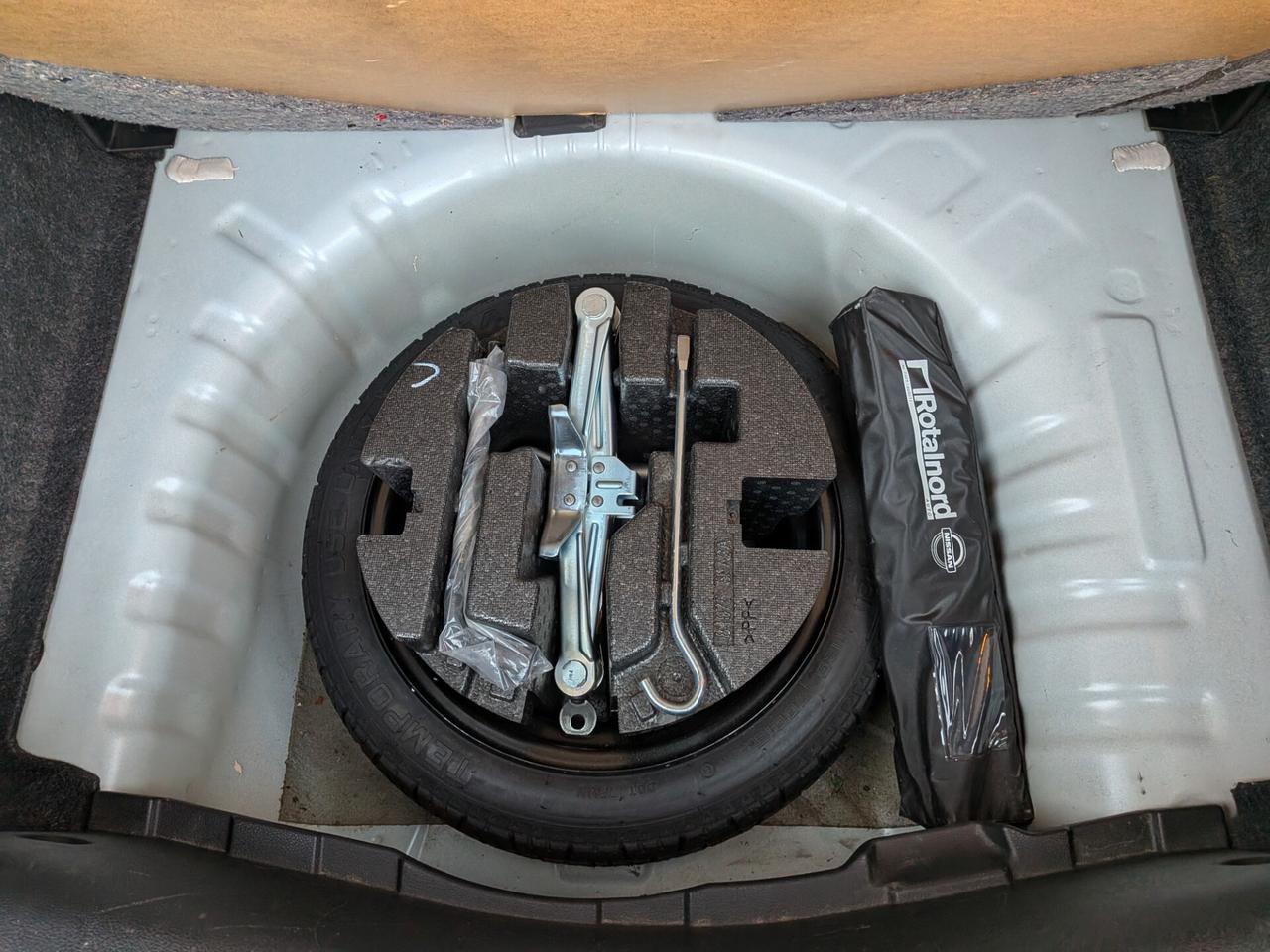 NISSAN MICRA 1.0 BENZINA 71CV 5 porte