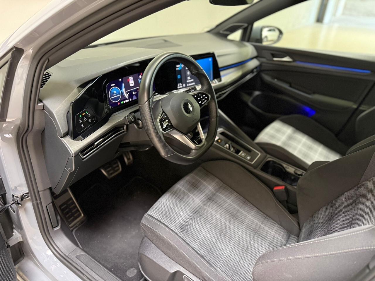 Volkswagen Golf 2.0 TDI DSG GTD 200cv