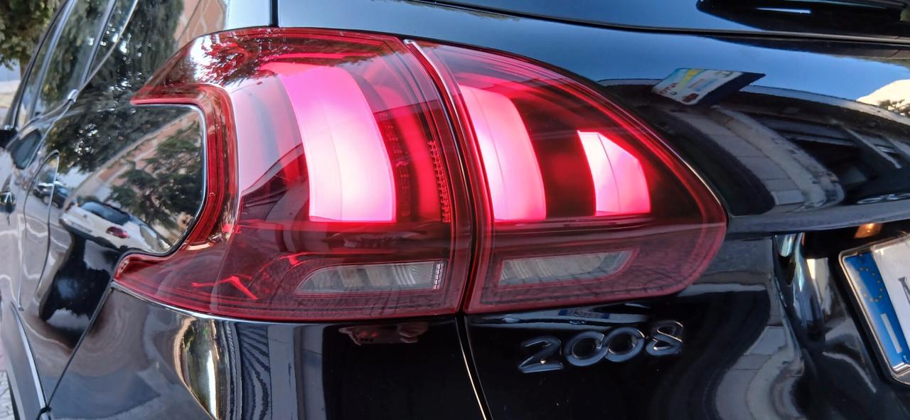 PEUGEOT 2008 BLUE HDi 100 GT LINE