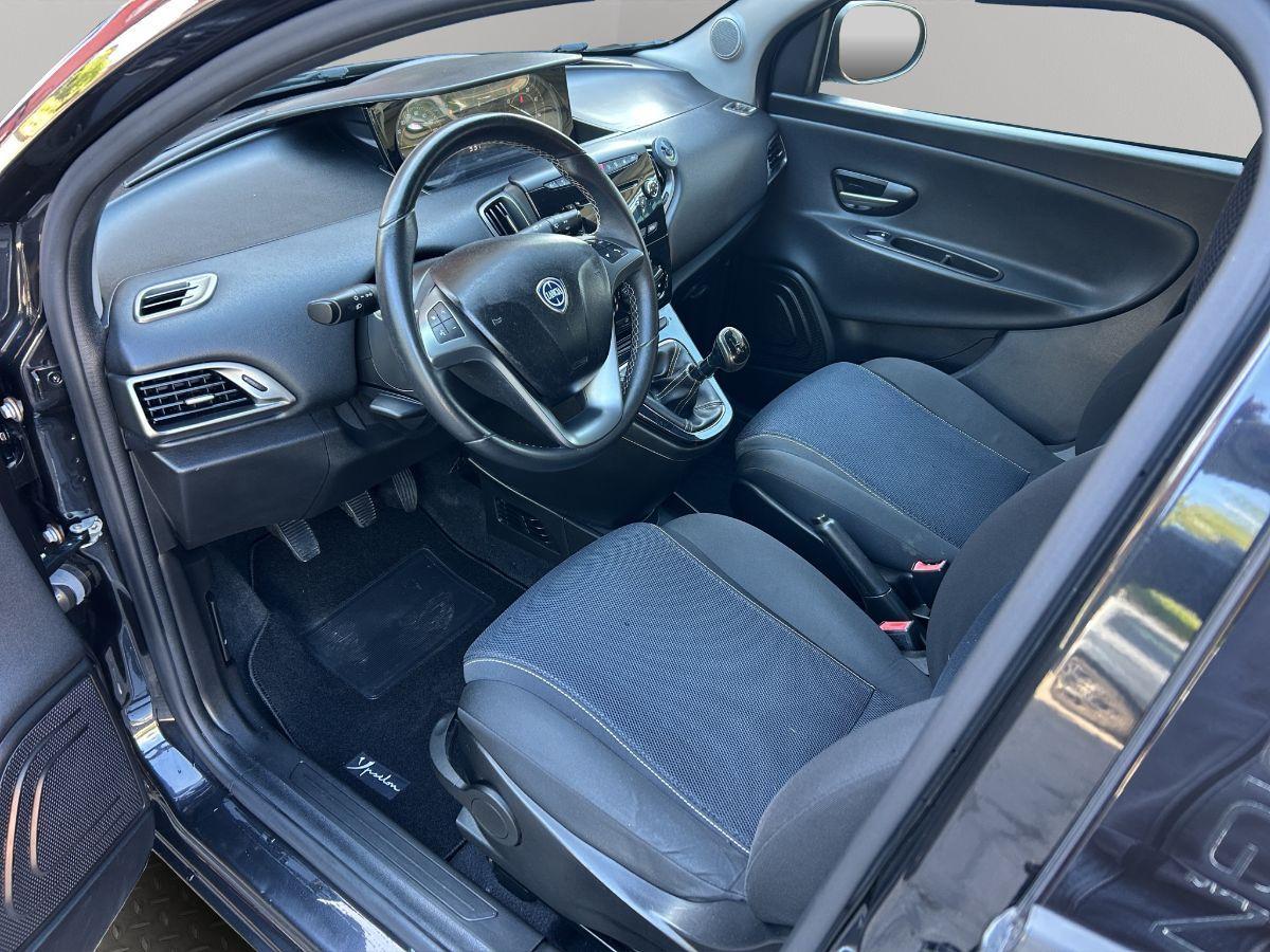 LANCIA - Ypsilon S - 1.3 MJT 95 CV 5p. S&S MOMO DESIGN