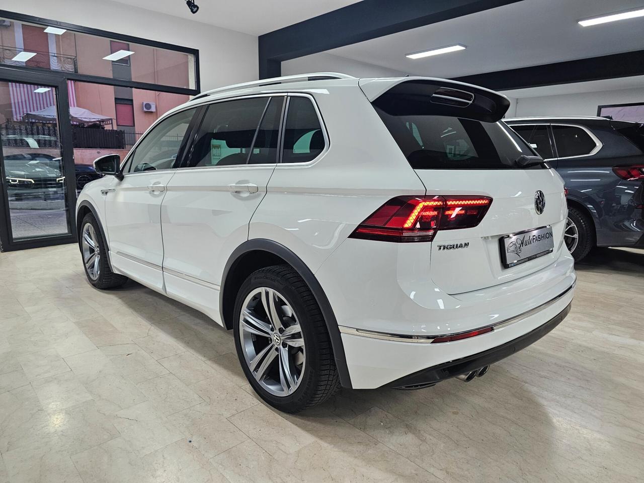 Volkswagen Tiguan 2.0 TDI SCR DSG 4MOTION R-Line