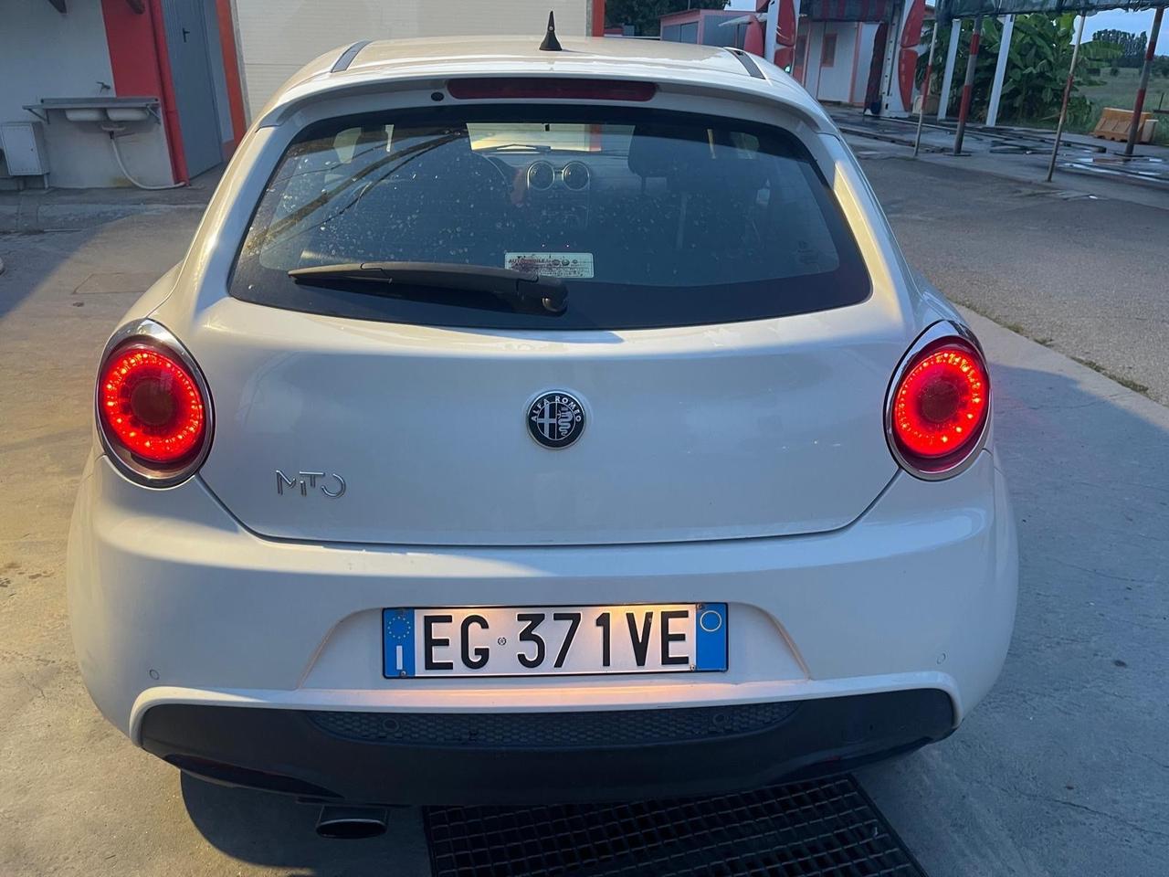 Alfa Romeo MiTo 1.6 JTDm-2 S&S Distinctive Sport Pack
