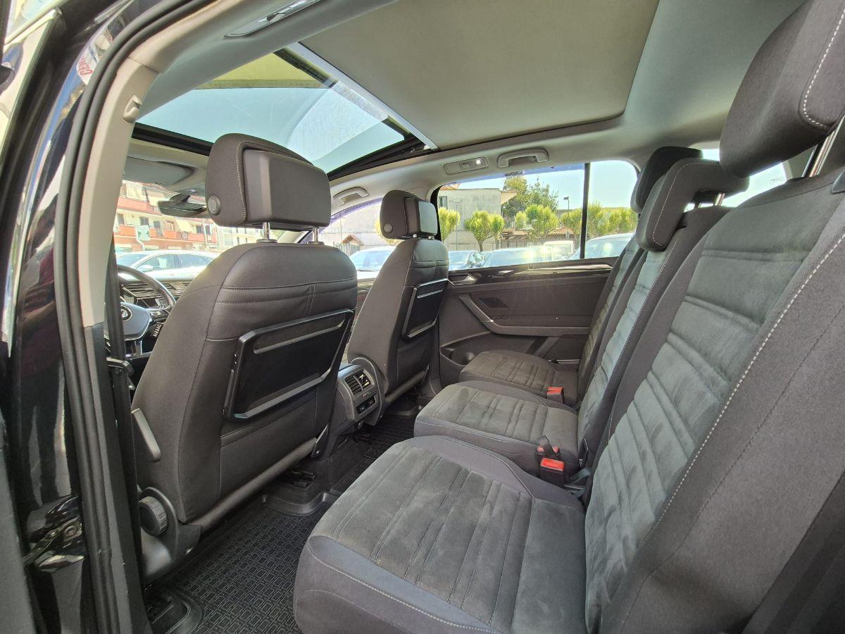 VOLKSWAGEN - Touran - 2.0 TDI 150 CV DSG Executive BMT tetto panoramico