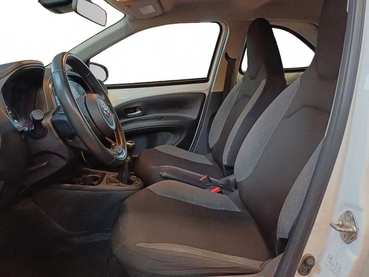 Toyota Aygo X 1.0 Manuale Active | da €180,00 al mese