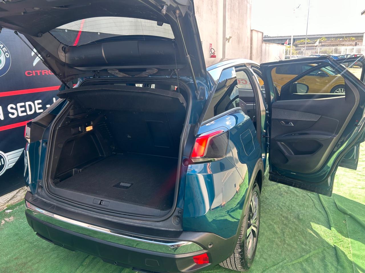 Peugeot 3008 2023 1.5 130CV S&S EAT8 Allure Pack LEGGI TUTTO!