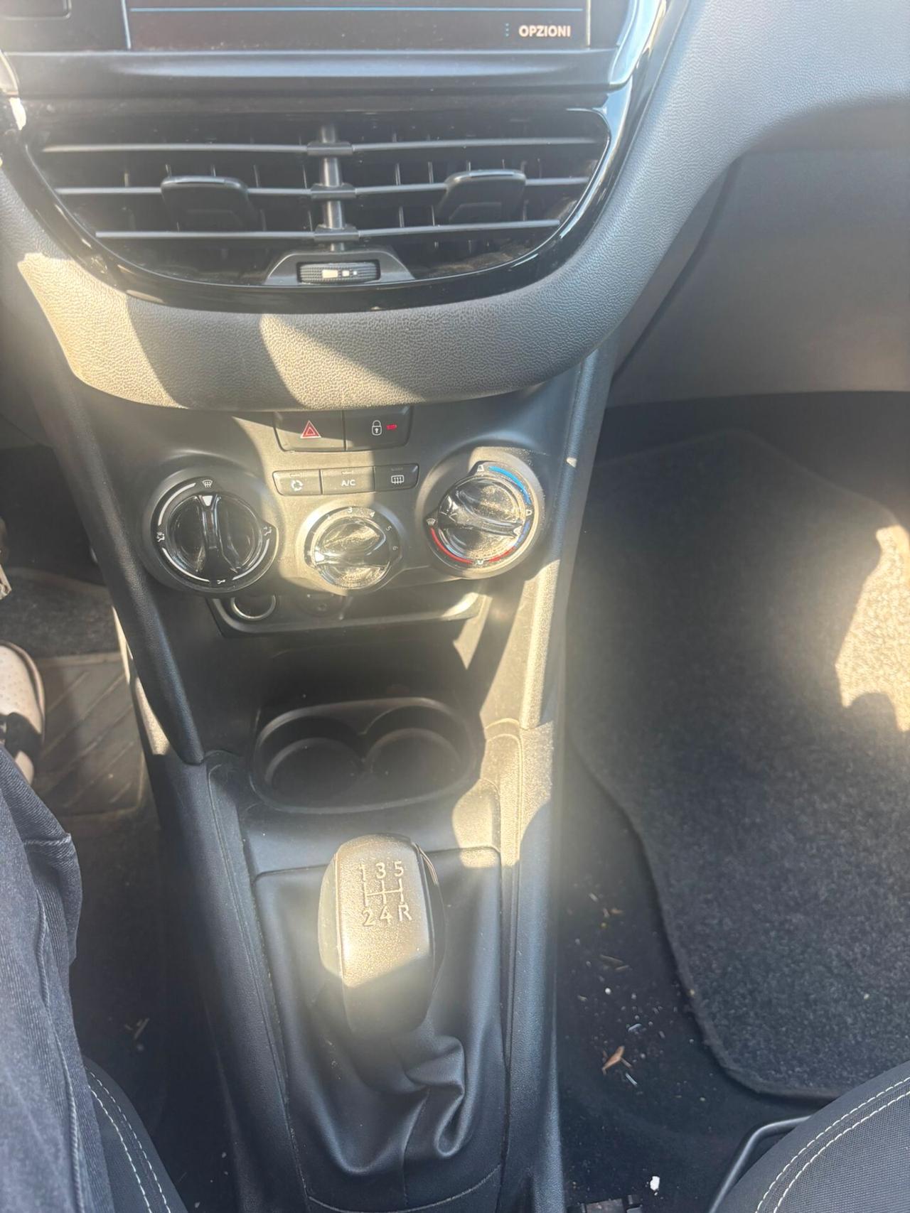 Peugeot 208 PureTech 82 5 porte Allure