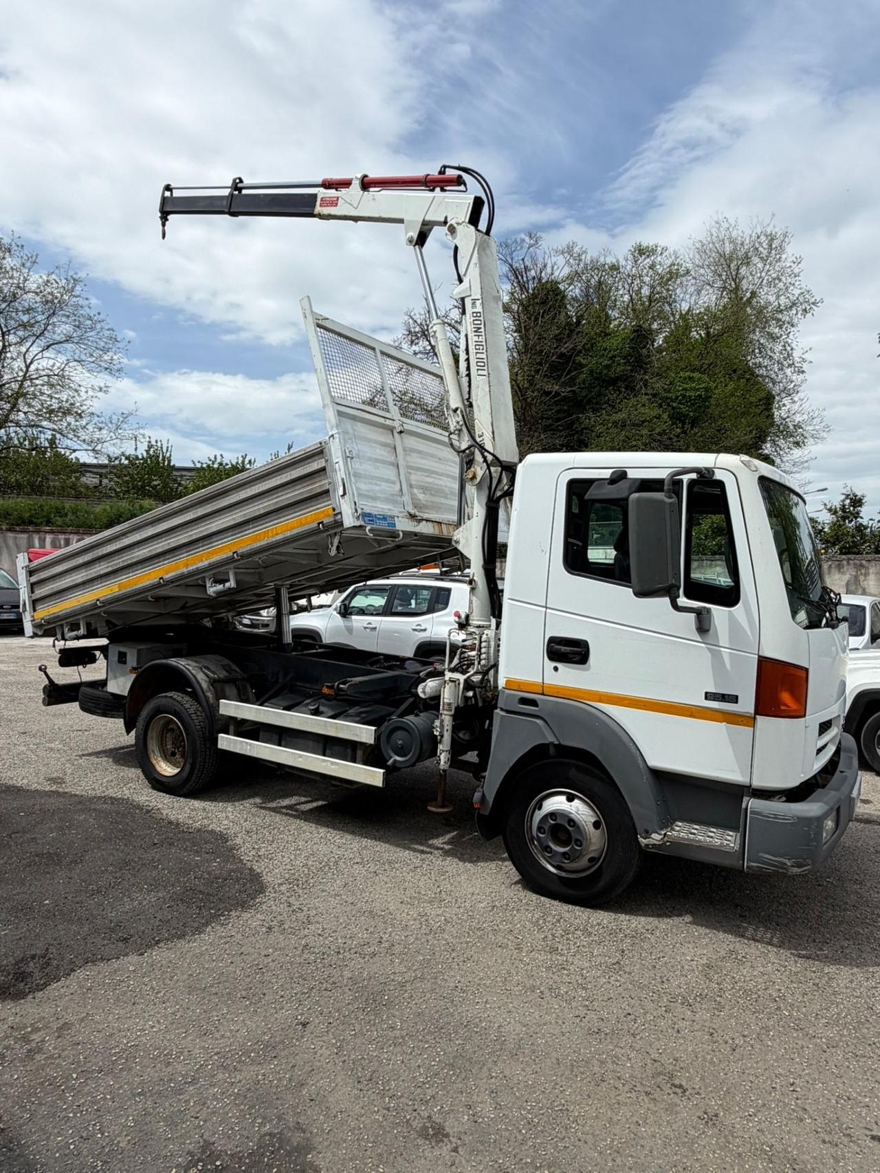 Nissan atleon 9516 6.0 cc cassa/rib con gru-2005