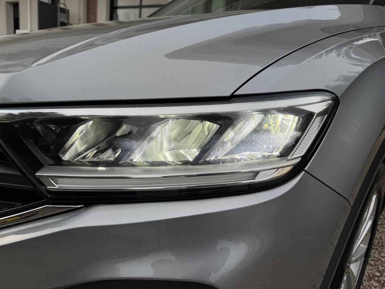Vw T-Roc 1.0 TSI - FARI LED - CERCHI 17 - 2022