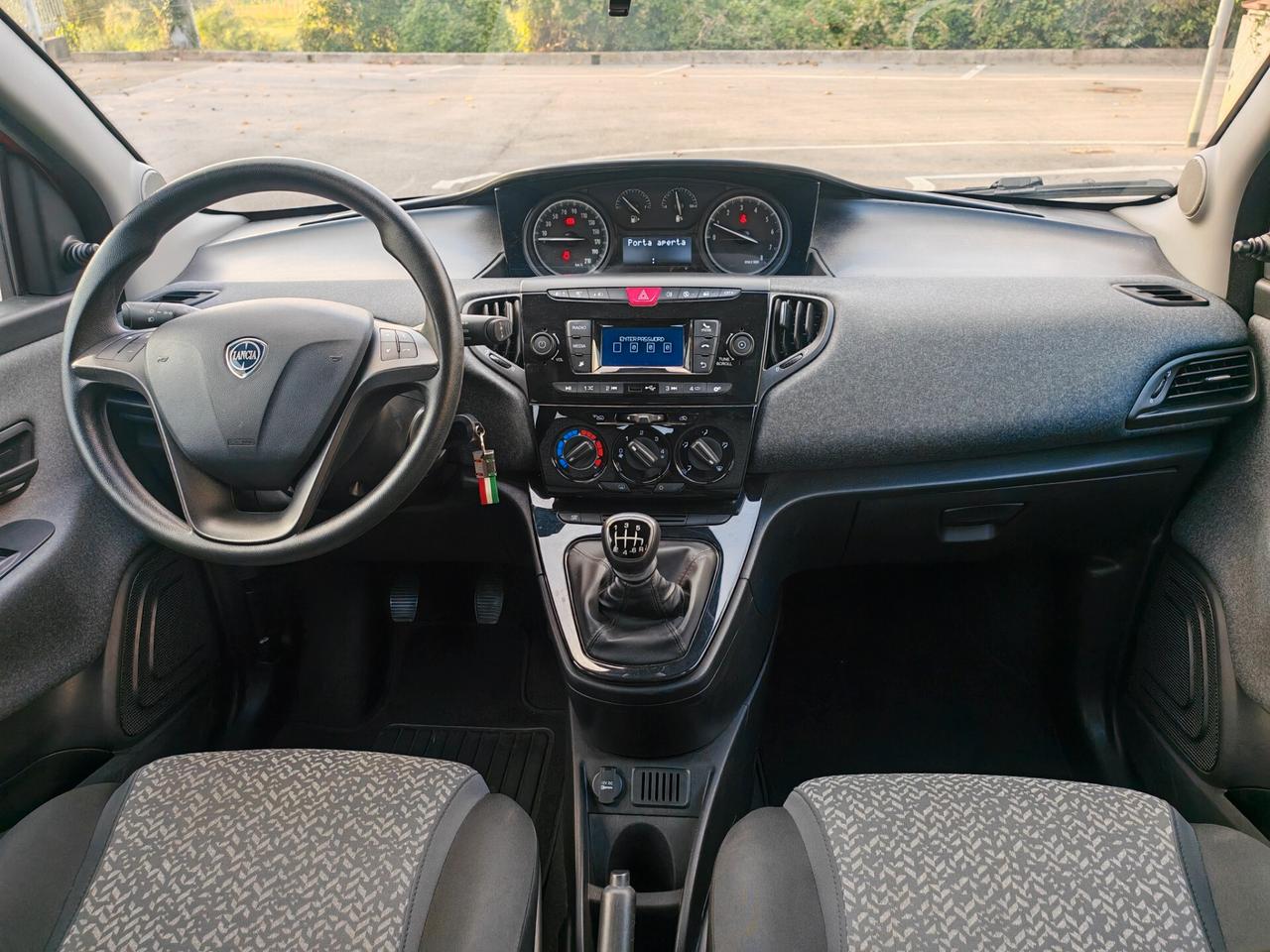 Lancia Ypsilon 5 porte Hybrid Incidentata
