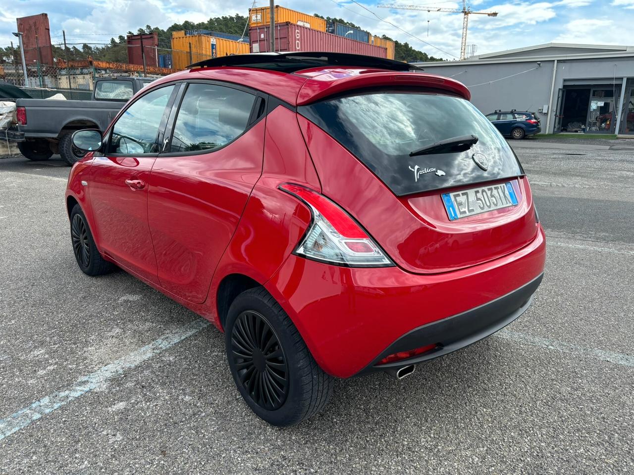 Lancia Ypsilon 1.2 69 CV 5 porte TETTO APRIBILE OK NEOPATENTATI