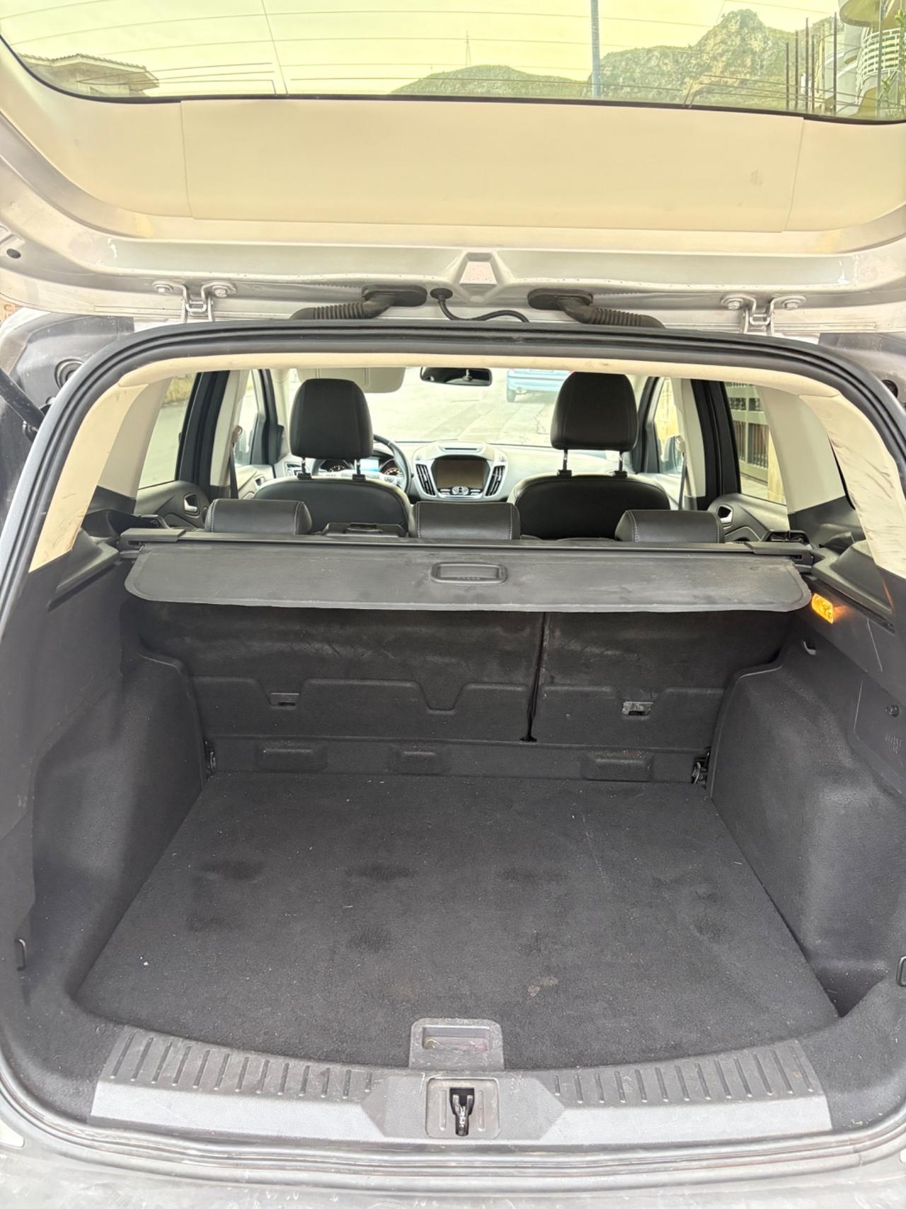 Ford Kuga 2.0 TDCI 150 CV 4WD IVA ESPOSTA