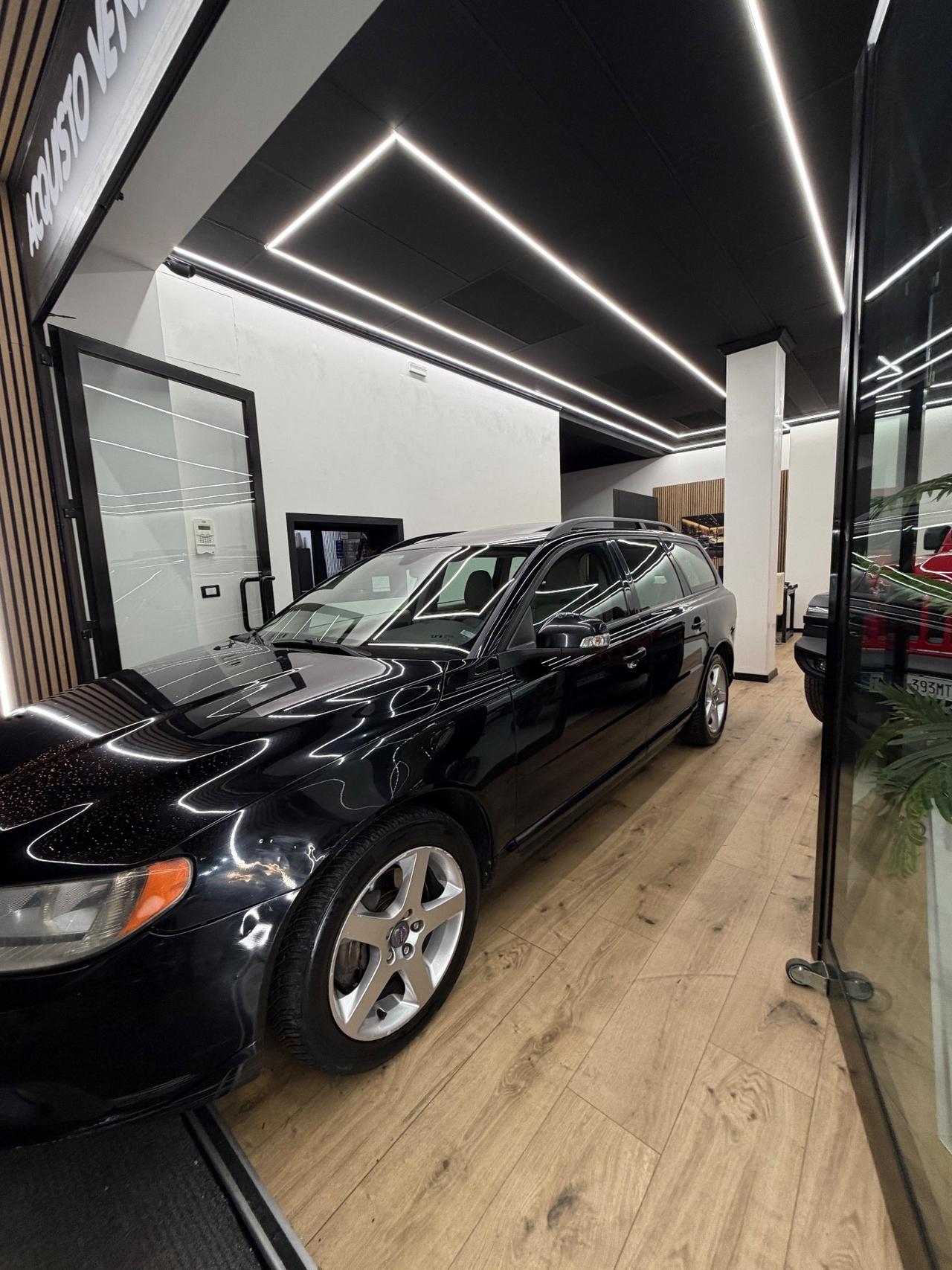 Volvo V70 2.4 D5 AWD Momentum