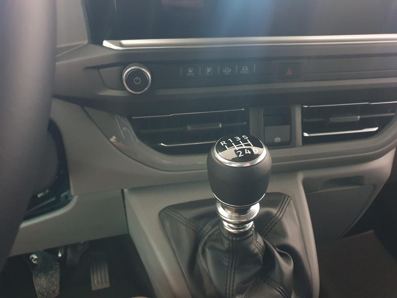 Volkswagen T7 Caravelle t7 2.0 tdi 150cv life l1 auto