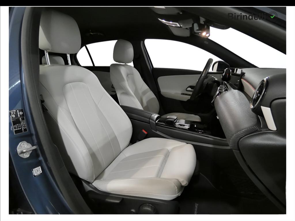 Mercedes-Benz Classe A (W177) - A 180 d Automatic Business