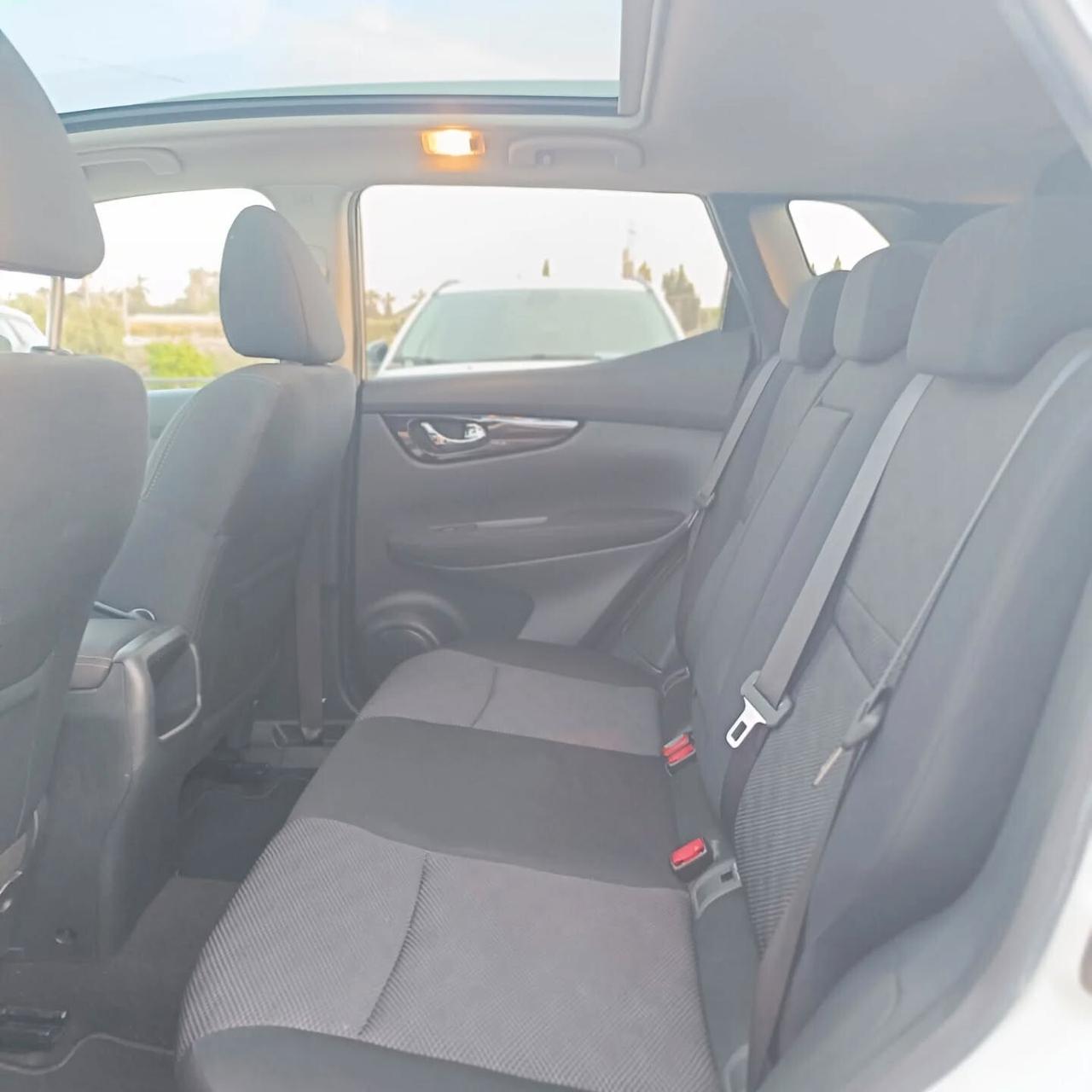 Nissan Qashqai 1.6 dCi tekna STRAFULL