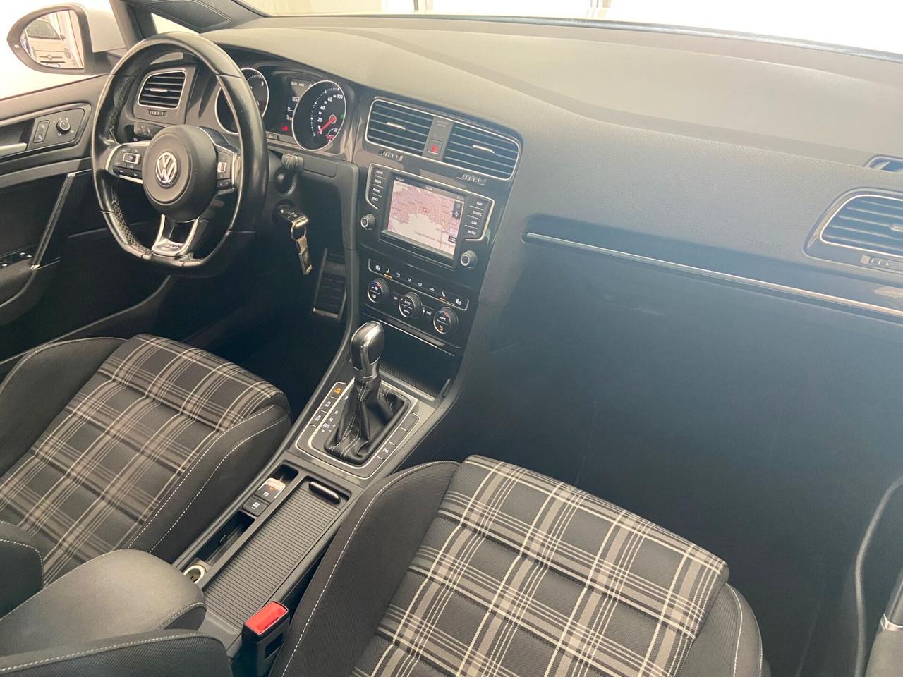 Volkswagen Golf 7 GTD 2.0 TDI 184CV