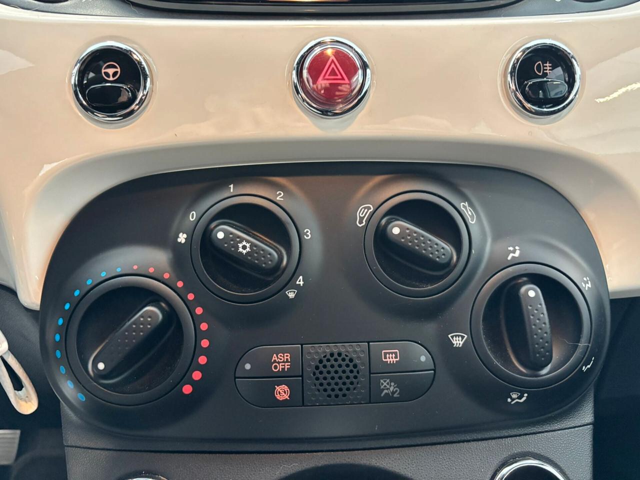 Fiat 500 1.0 Hybrid SPOTICAR