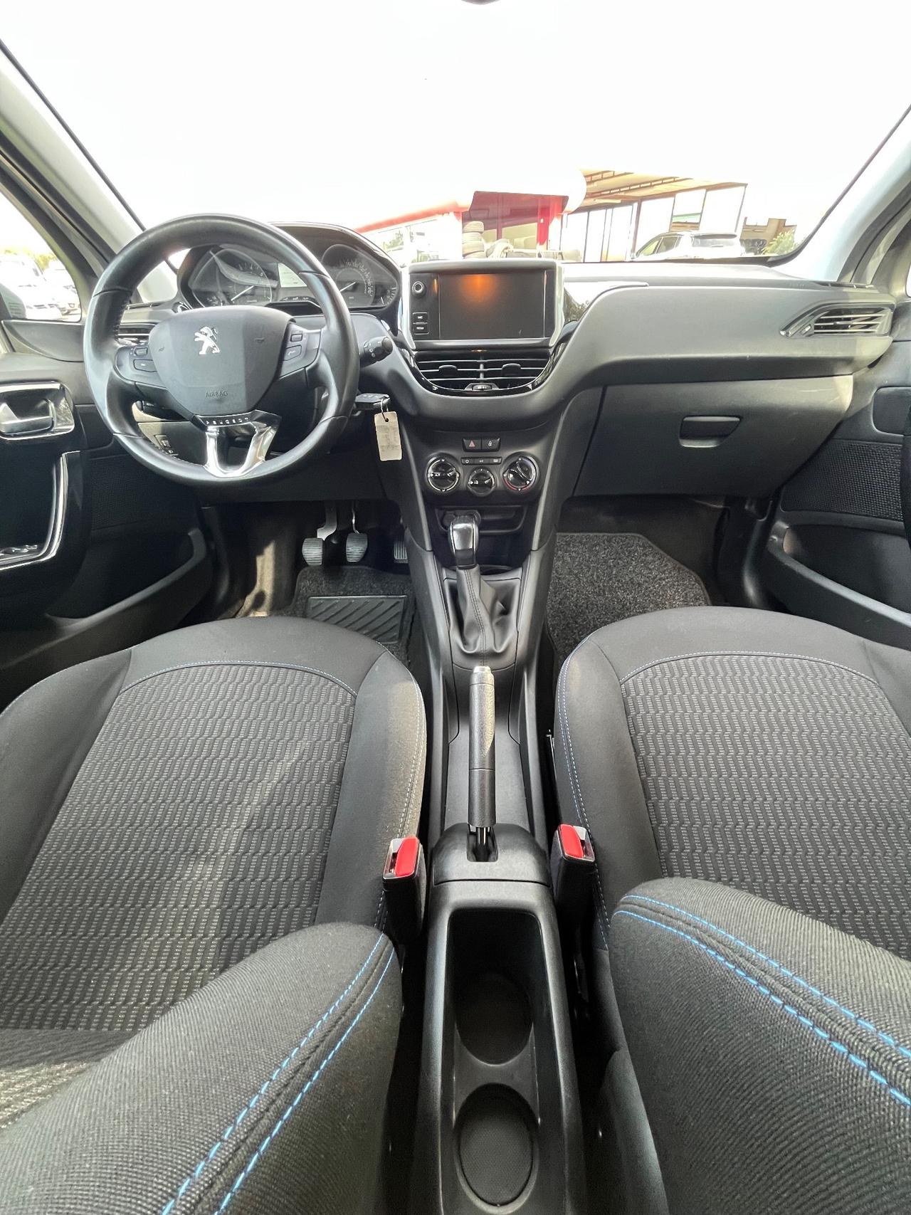 Peugeot 208 PureTech 82 Stop&Start Signature