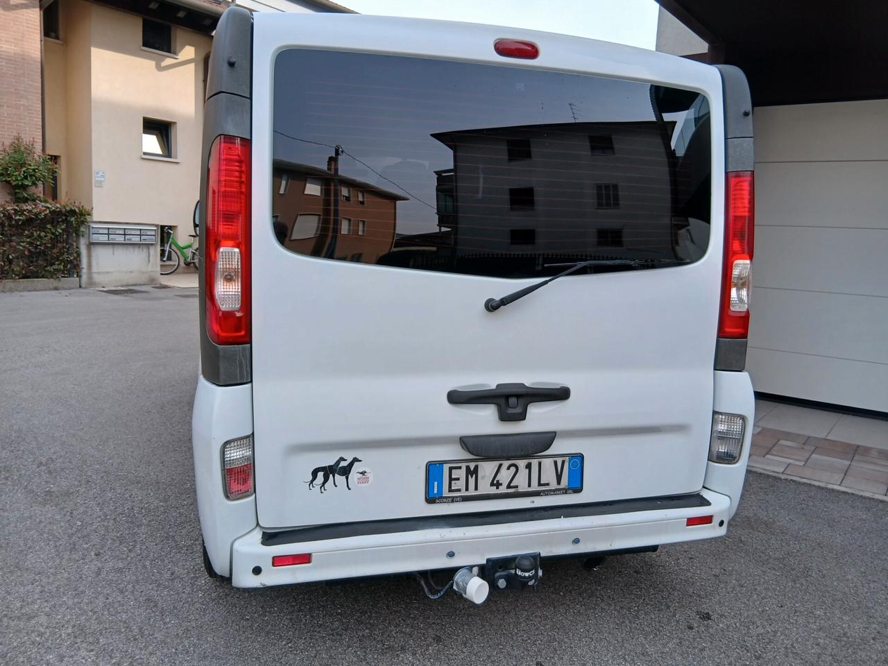 Renault Trafic 2.0 Cdi 115 cv 9 posti Passenger Black Edition +gancio traino